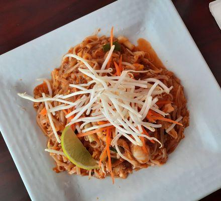 Pad Thai with chicken and shrimp ($21)