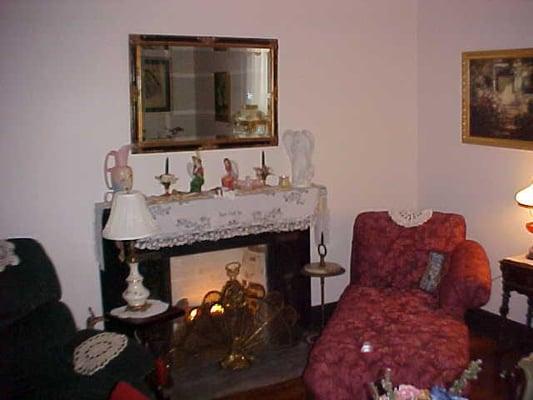 Cozy common area in the parlor