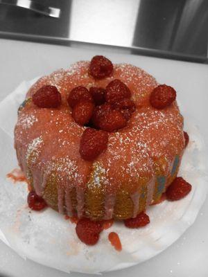 Lemon raspberry pound cake