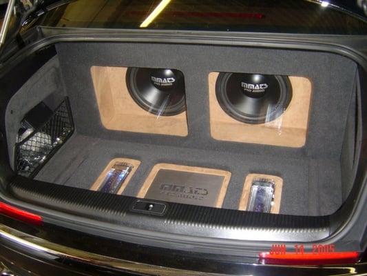 Mmats subs in bandpass enclosure with plexiglass