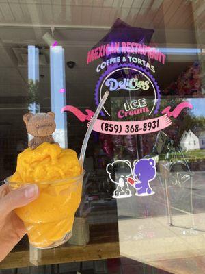 Delicious mango ice cream! Have to try all they have to offer, my bf and I loved this place, Ice cream, tacos and smoothie