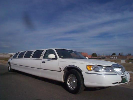 10 passenger limousine