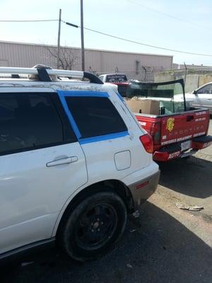 2004 Mitsubishi Outlander quarter glass replacement