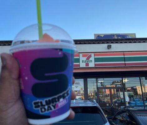 7 Eleven Day. Free Slurpees