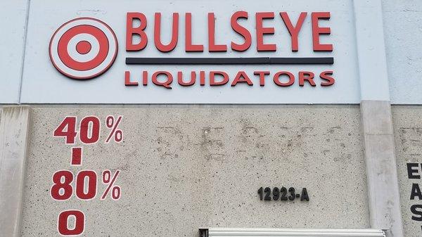 Bullseye Liquidators Store Front