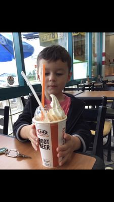 Yummy Root Beer Floats!