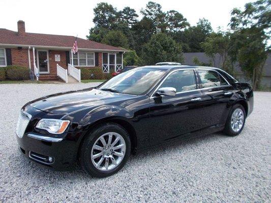 2013 Chrysler 300C $14,990