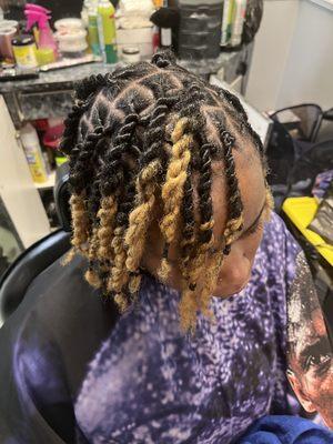 Client shots !! Loc retwist with double strand twist style