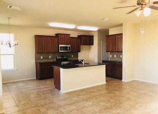 Spacious Kitchen with Beautiful tile!