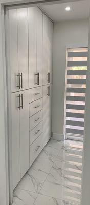 Cabinet closet