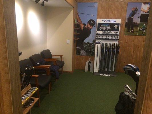 Room for your friends, family or coach to watch you hit in the simulator