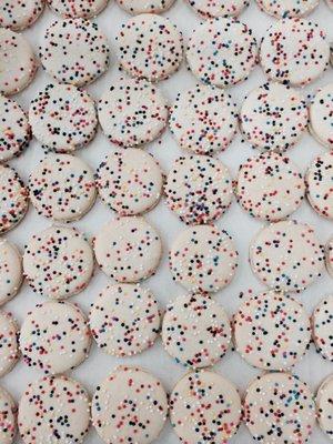 PARTY CAKE MACARONS