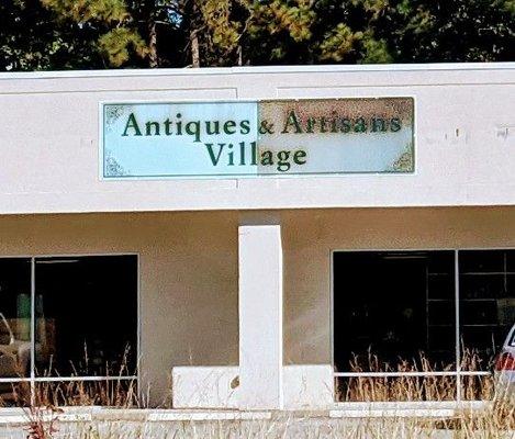 Antiques & Artisans Village