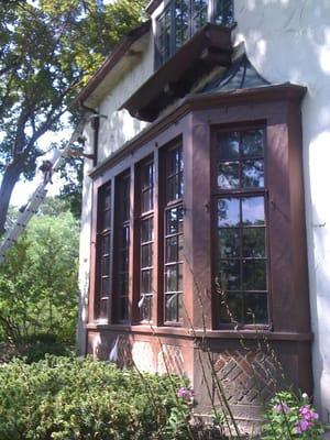 Restoring the paintwork on a fine Tudor home in St. Paul