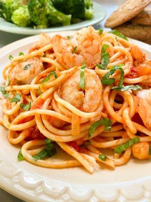 Bucatini with Shrimp, Chickpeas and Tomatoes;Sautéed Broccoli