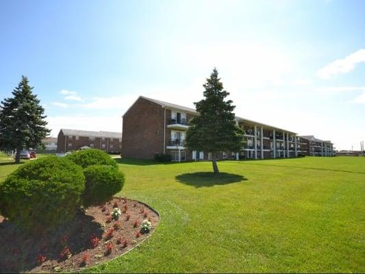 Greenery and landscaping at Georgetown Apartments, 28123 23 Mile Road
Chesterfield, MI 
48051