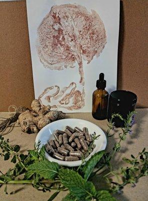 Offering Placenta encapsulation, prints, tinctures, and salves.