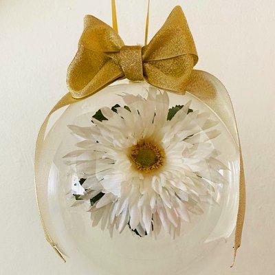 Unique gifts, pick the perfect balloon flower for your special person.