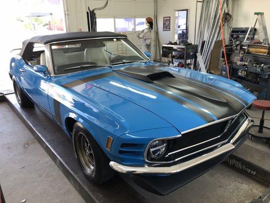 1970 Ford Mustang tailpipes and chrome tips.