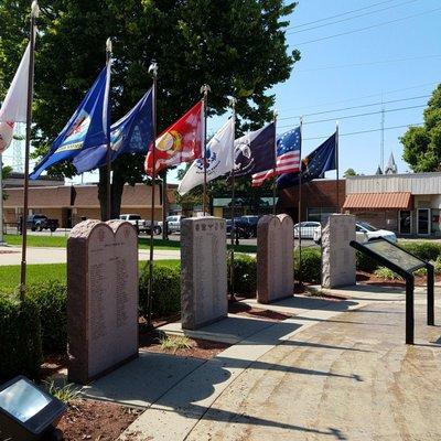 monuments of soldiers from Knox County