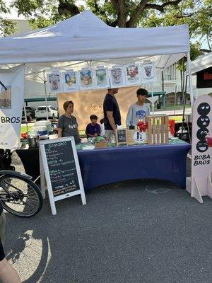 At the Honolulu Farmers Market on a Wednesday evening