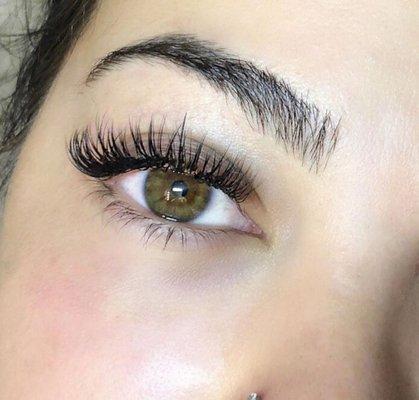 Hybrid Lashes (Volume & Classic Lash Extensions combined)