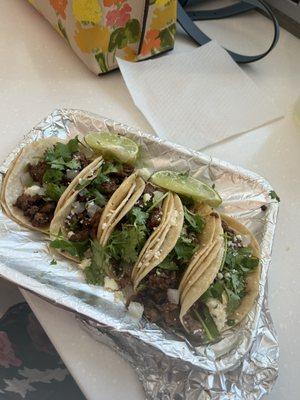 Mini tacos asada