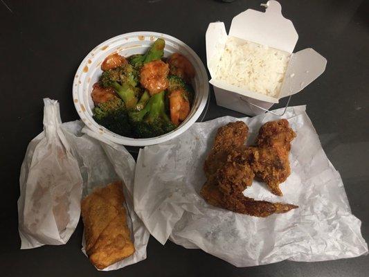 H4. Shrimp with Broccoli, 2. Fried Chicken Wings, 1. Roast Pork Egg Roll