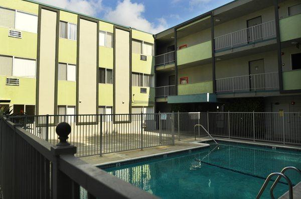 Mardi Gras Apartments