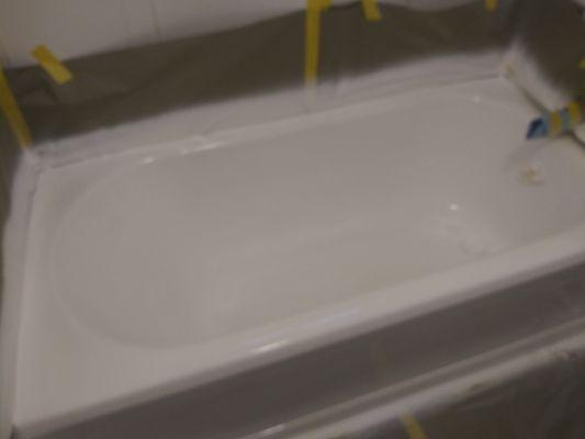 Another bathtub reglazing by Mr tubb