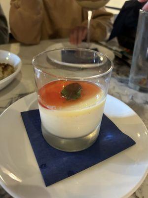 Vanilla panna cotta