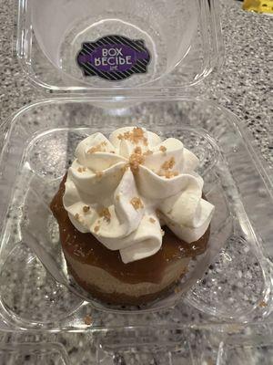 Individual cookie caramel cheesecake. Yum!