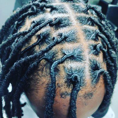 Dee's Locs And Styles