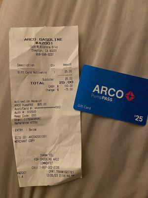 Picture of the gift card and receipt  after I finally paid cash.