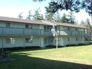 Pinewood Apartments