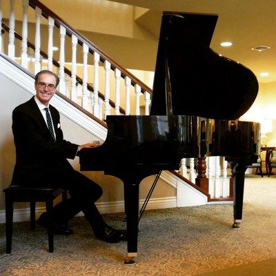 Pianist Kevin Fox playing for an event at Aegis of Ventura.