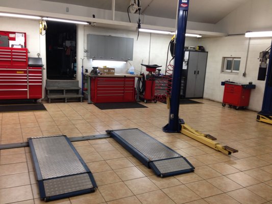 Dave's Auto Service of Boyertown and the Gilbertsville area photo of inside of garage.