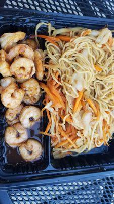 Shrimp yakisoba