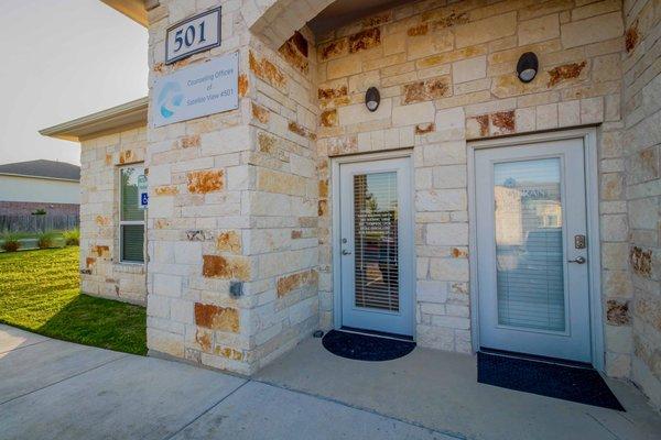 Easy access off I-35 in Round Rock.