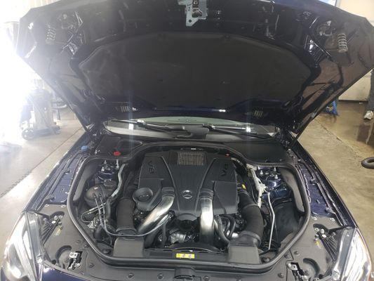 2014 MB SL550 engine detail