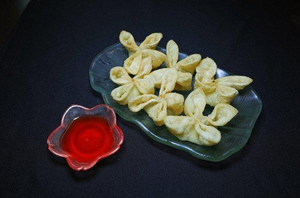 Cheese wontons