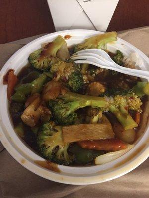 Real fresh variety of veggies not lit of broccoli! Garlic sauce is ummmmm