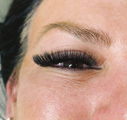 Mega Volume Lashes