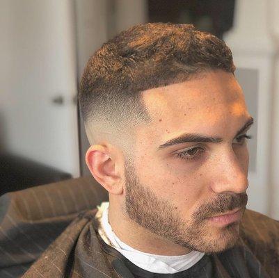 AFTER

MID BALD FADE w/ Straight Razor Finish

Hair by Owner/Barber : Gary Bianco Jr