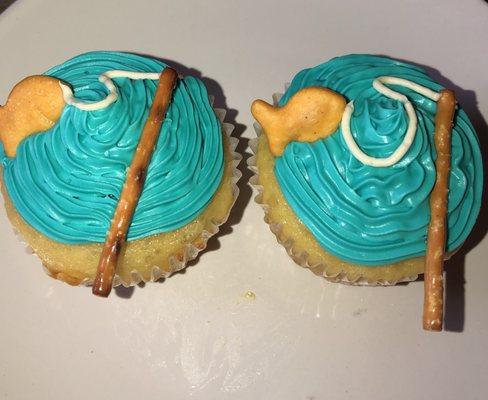 It's O-FISH-al! These cupcakes are a REEL catch