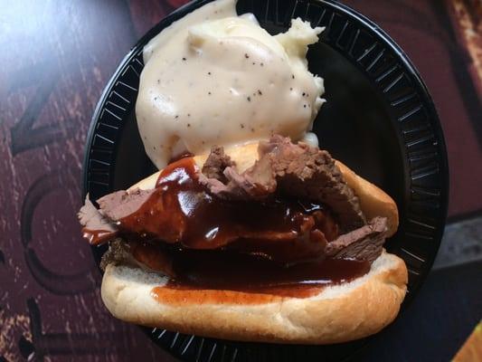 Roast beef with BBQ sauce and mashed potatoes