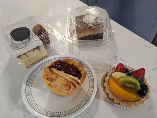 Cheese cookie cup/fruit torte and chocolate flan are a must!