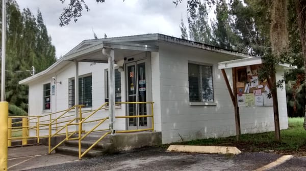 There was talk of this post office closing with government vutbacks, but it lives on!!! Historic cute lil one next to it.