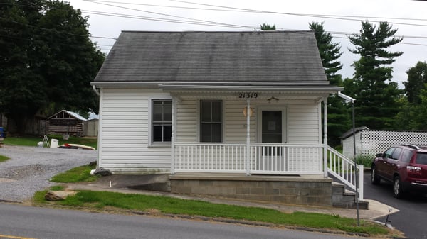 Seasonal tax office