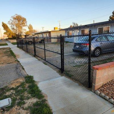 5'ht vinyl coated black chainlink